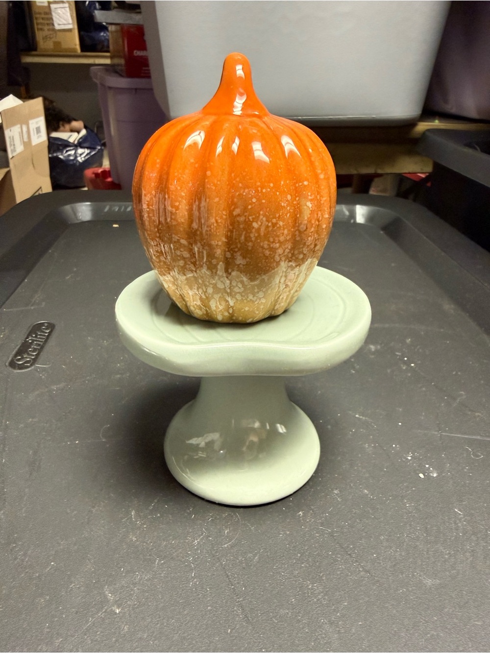 2/ piece pumpkin on cake stand ceramic